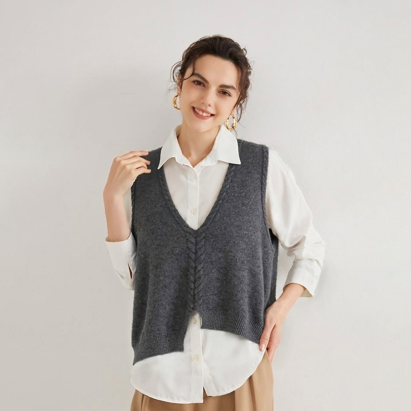 25秋冬新款100%纯山羊绒V领马甲女前短后长叠穿宽松百搭背心坎肩