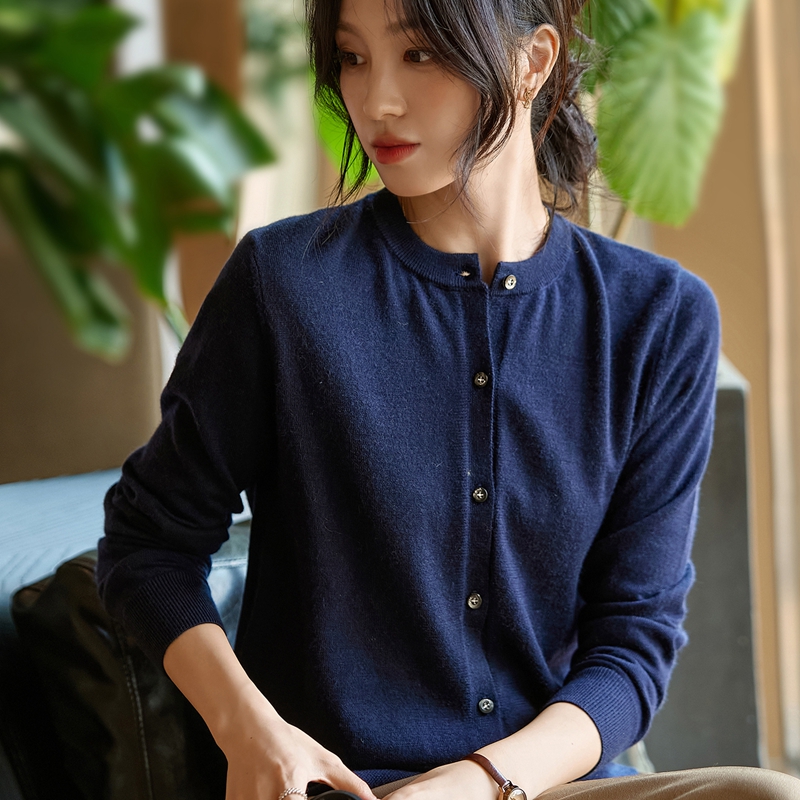 2025秋冬新款100%山羊绒开衫女精纺圆领简约舒适百搭针织毛衣外套