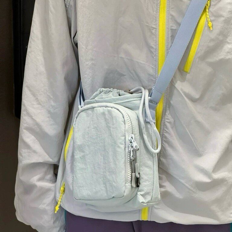 质感手机包男女生水壶包雨伞包便携单肩包斜挎包外出运动水杯挎包