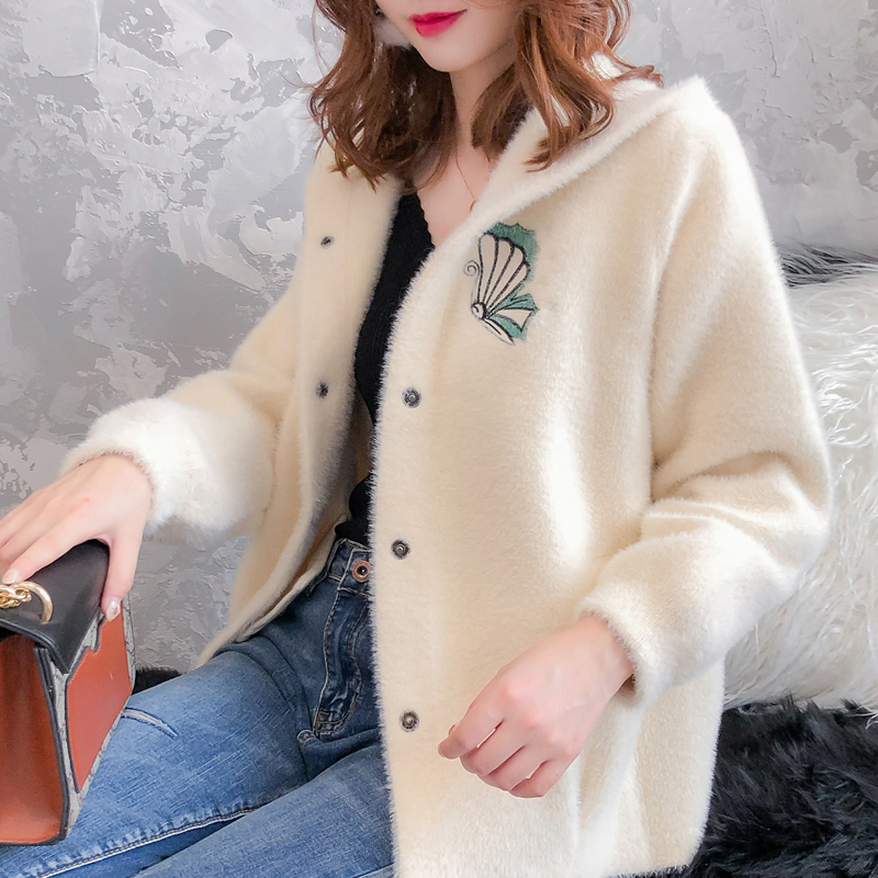 秋冬加厚仿黄金水貂绒外套女短款2018新款开衫小个子刺绣毛呢大衣在类目 女装/女士精品, 毛衣中 - 来自Buy2taobao.com提供专业的淘宝代购服务