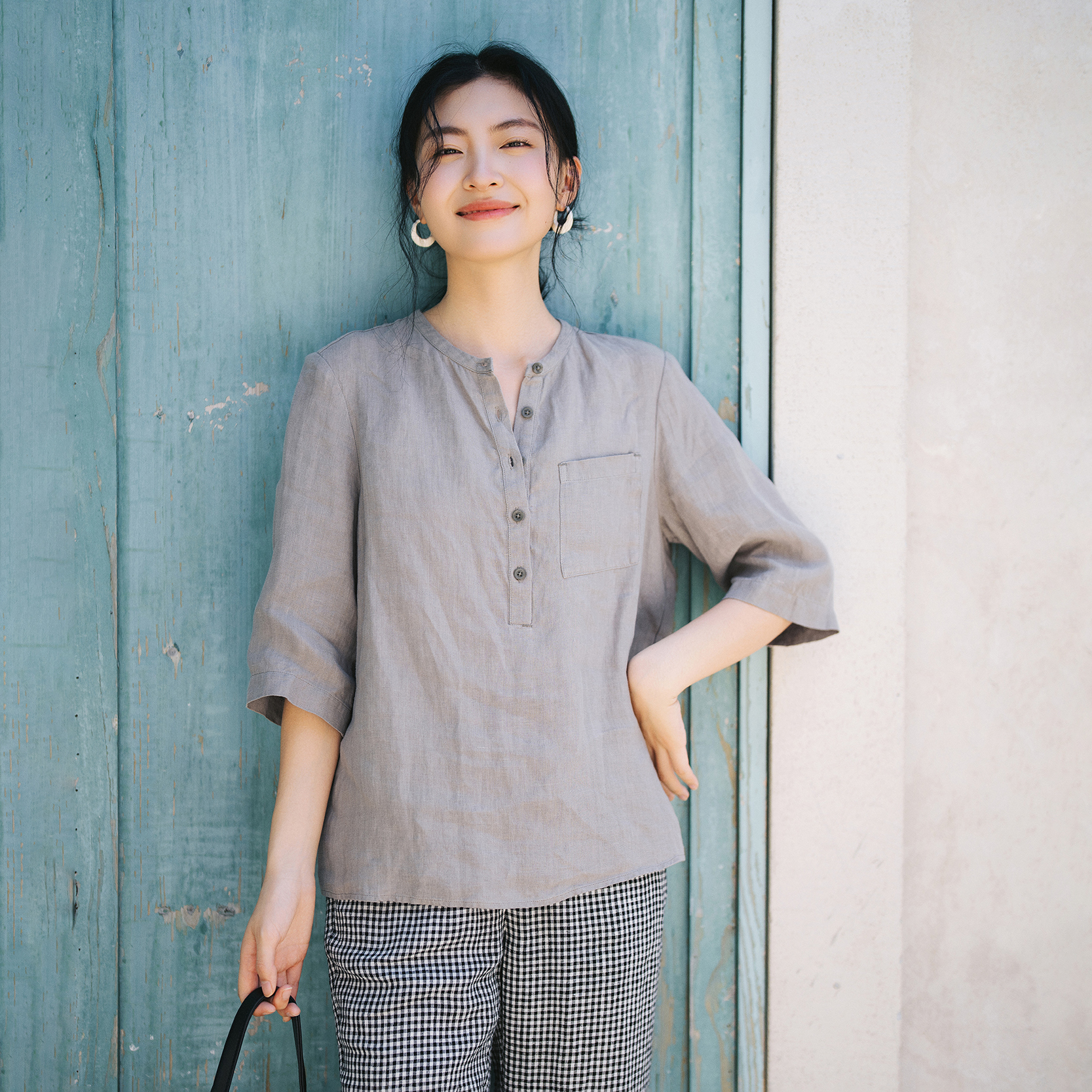 卡其灰漢麻中袖小立領襯衫