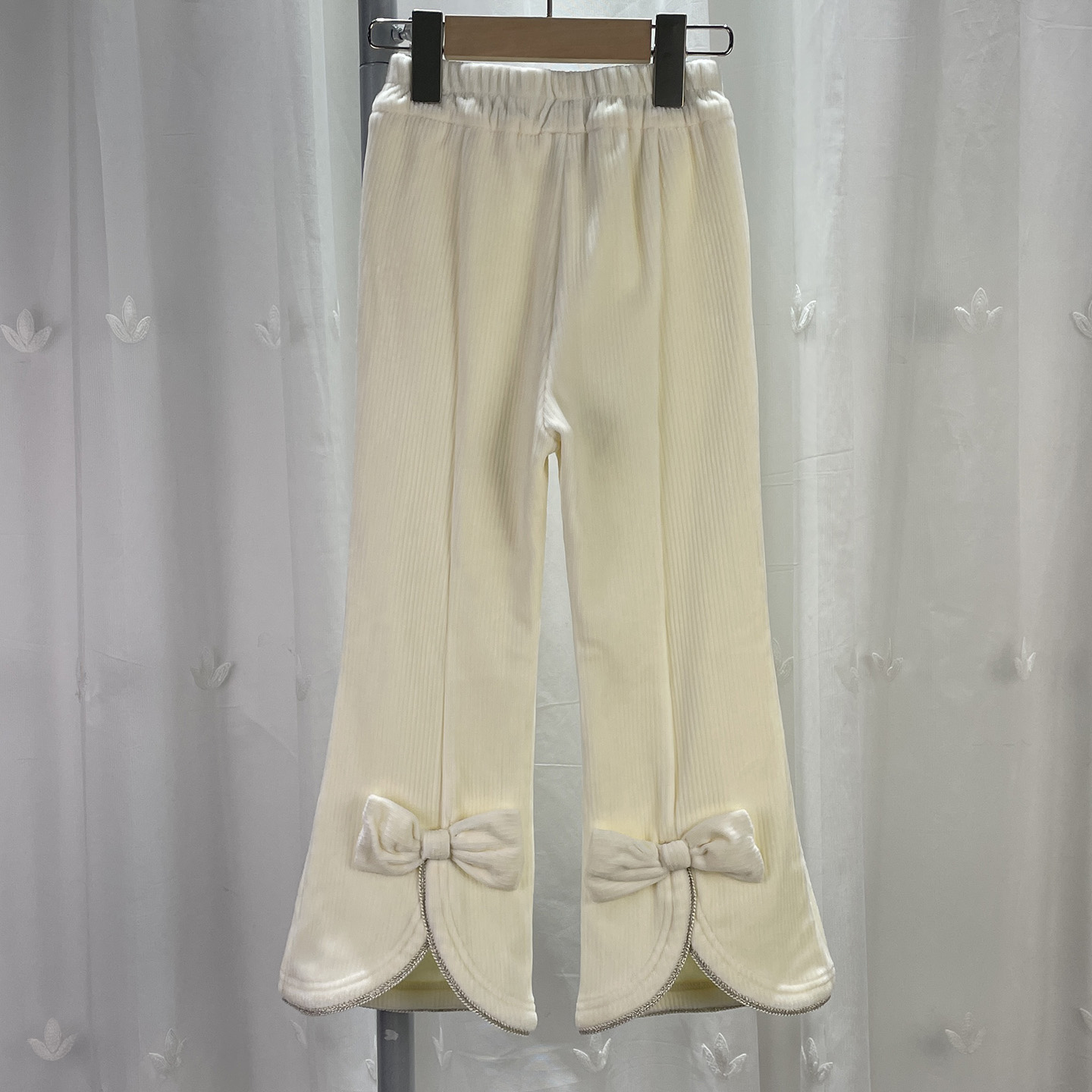 宝W品牌折扣童装中大童女童加绒休闲裤儿童秋冬蝴蝶结喇叭裤长裤