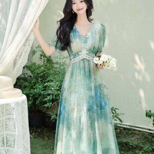 香 波西米亚海边度假风连衣裙女夏2026新款蓝绿色晕染v领印花裙