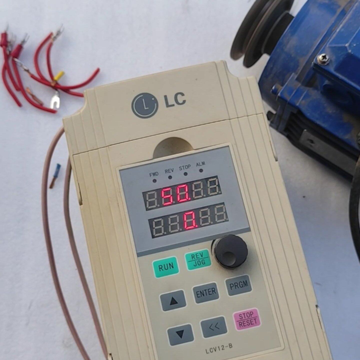 议价菱川变频器LCV12S-H-4T4.0G-A拆机