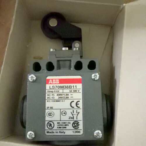 议价全新ABB LS70M38B11限位开关，原包装（如实图有点