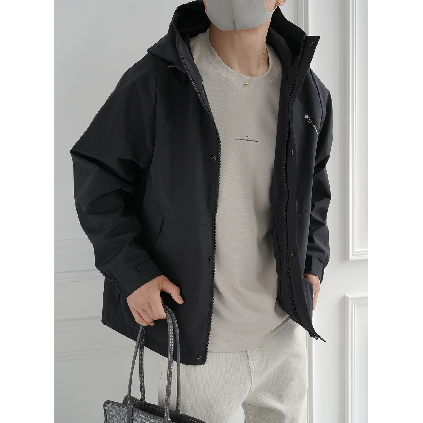 山系户外情侣款纯色连帽冲锋衣男士秋冬潮流新款防风保暖休闲外套