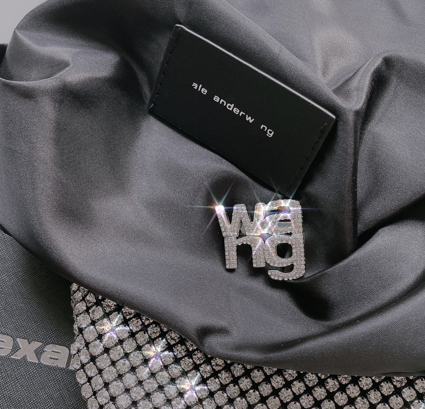 夏季百搭防走光胸前固定小别针