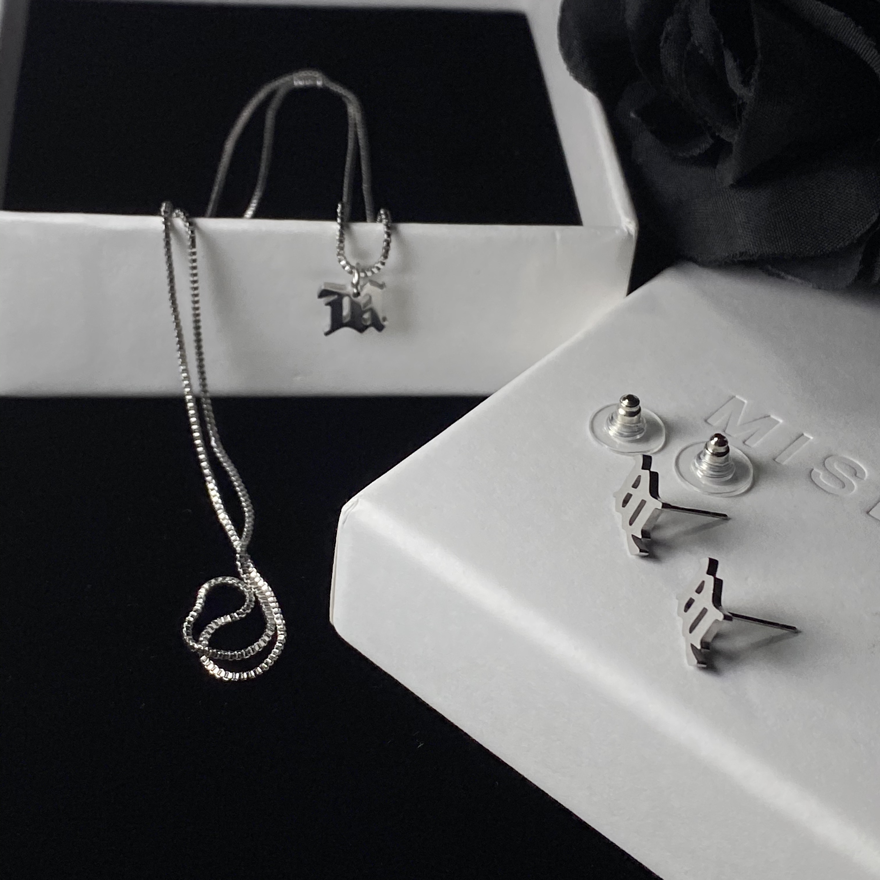 项链金属复古M图形百搭图形INS风