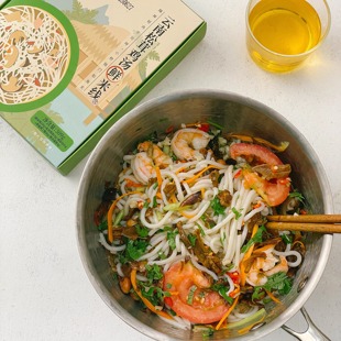 云南松茸鸡汤鲜米粉米线怒江独龙鸡野生松茸牛肝菌料包(湿米线)