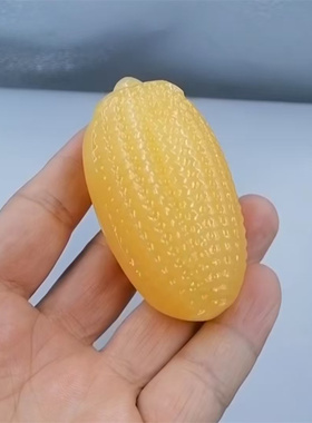 天然新疆和田玉黄玉玉米把件摆件
