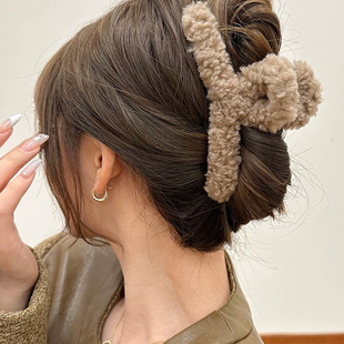 冬季简约羊羔毛绒发夹女后脑勺盘发抓夹发量多大号鲨鱼夹发卡头饰