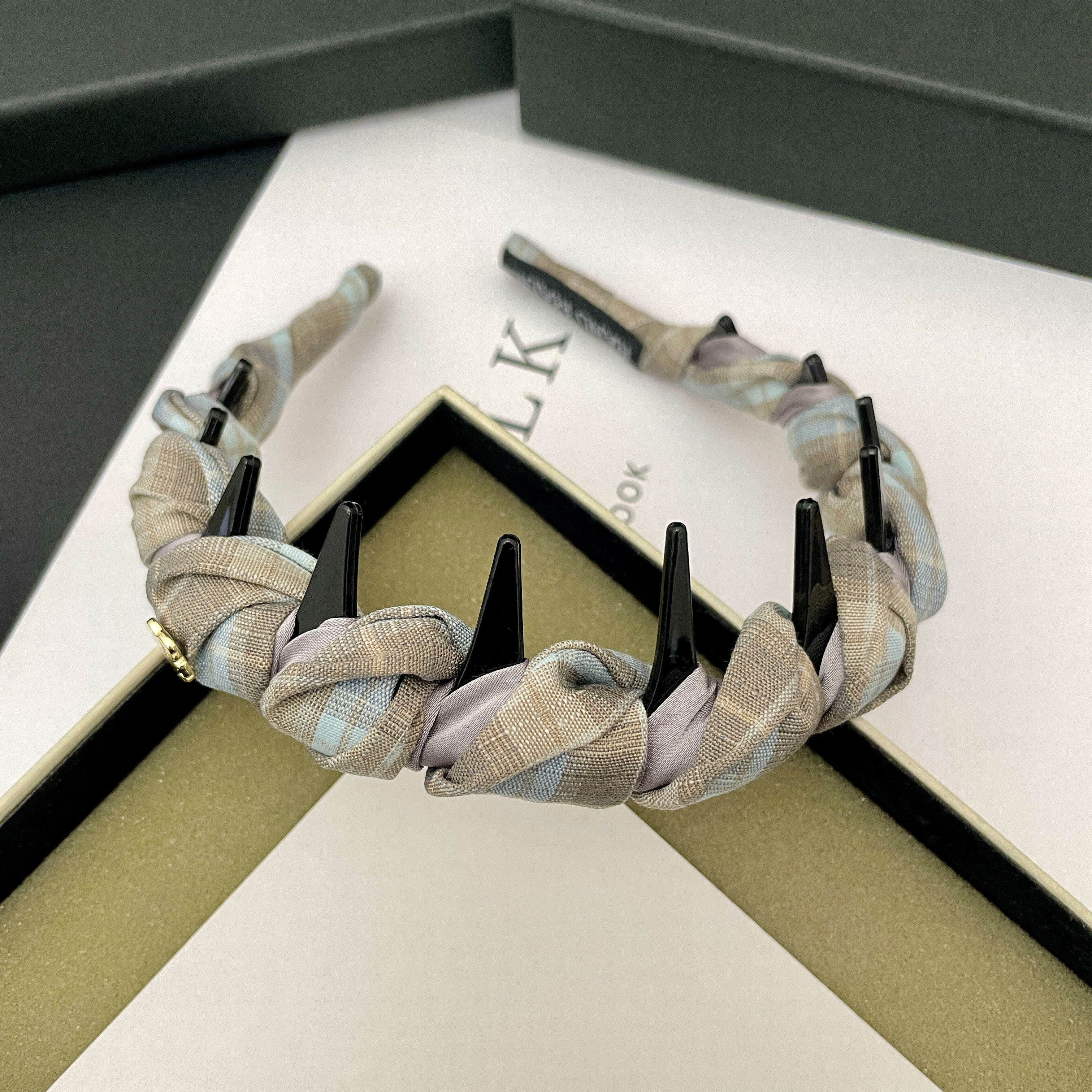 简约布艺麻花辫发箍带齿防滑编织头箍精致减龄发卡头饰格纹高级感