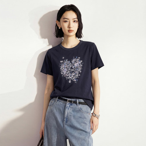 XG/雪歌刺绣花朵圆领短袖T恤女