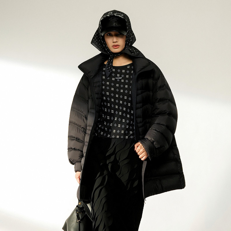 XG/雪歌黑色连帽中长款羽绒服