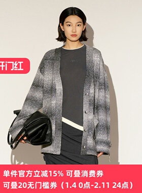 XG/雪歌26春季新款复古灰色渐变针织开衫女毛衣外套XL111024B184