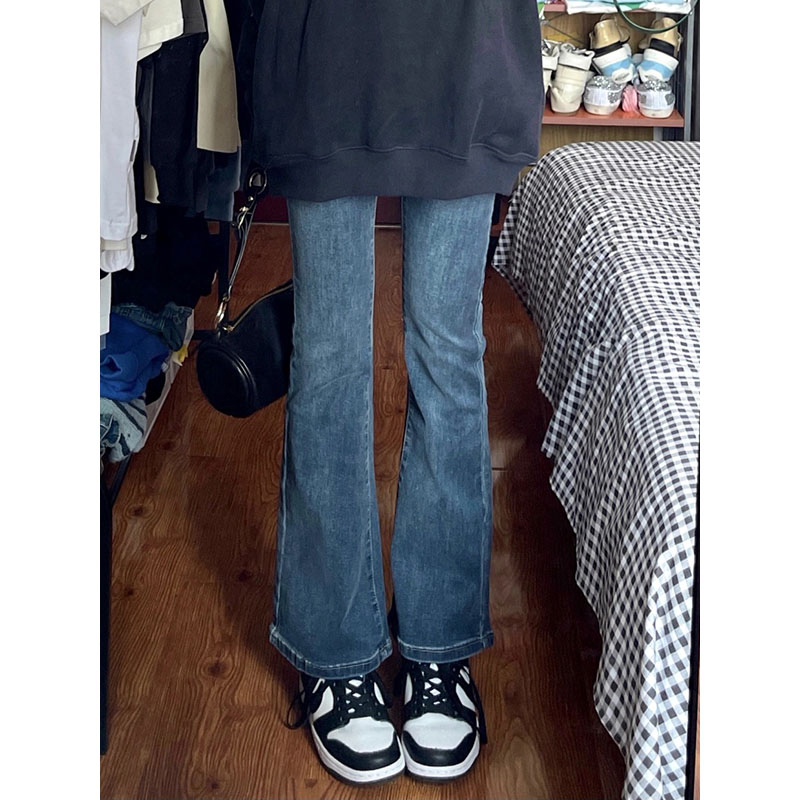 巨显瘦！复古蓝微喇牛仔裤女