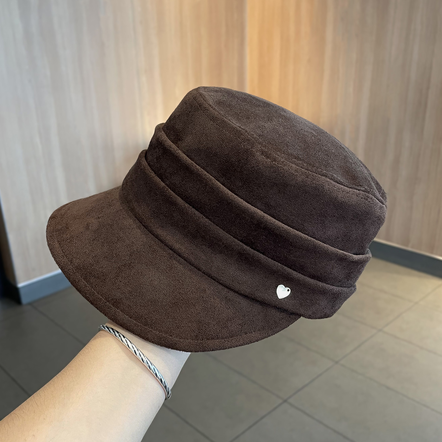 麂皮绒平顶马术帽女秋冬新款