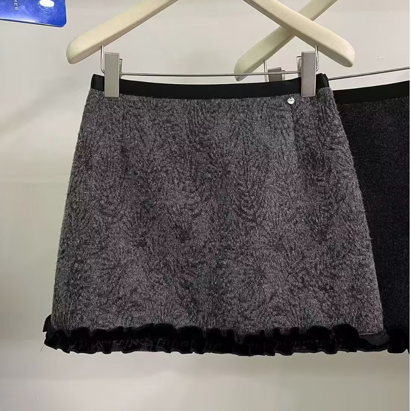 2025秋冬新款韩版时尚百搭显瘦木耳边拼接半身裙女设计感小众短裙