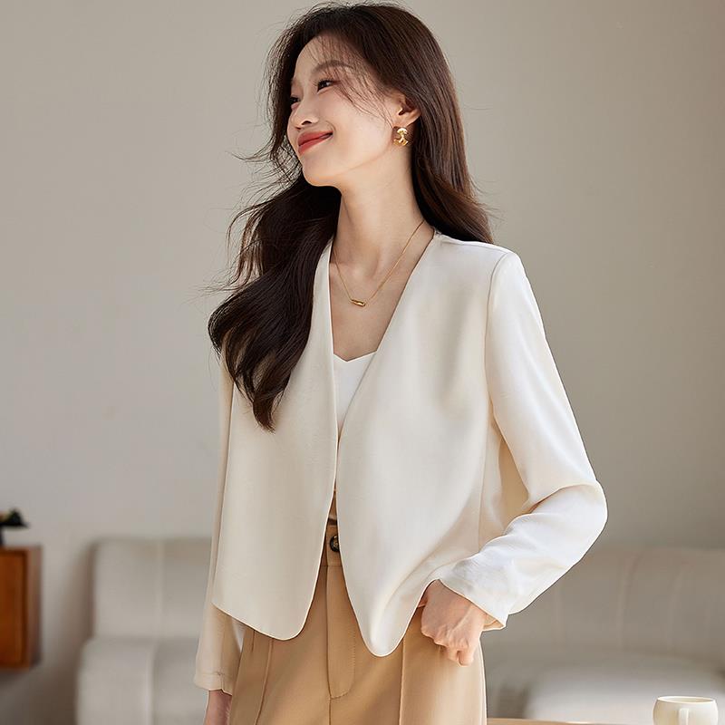 小个子西装外套女春秋无领小衫2024新款小香风无扣休闲百搭短上衣