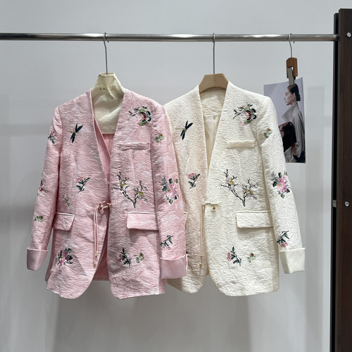 诺诺上新原创设计师款新中式刺绣提花醋酸拼接假两件短外套41869