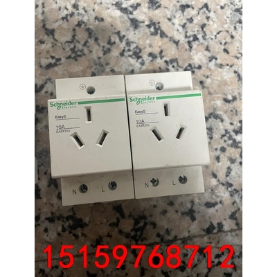 施耐德空气开关导轨插座 EA9X310成色很好的，原装施耐德议价