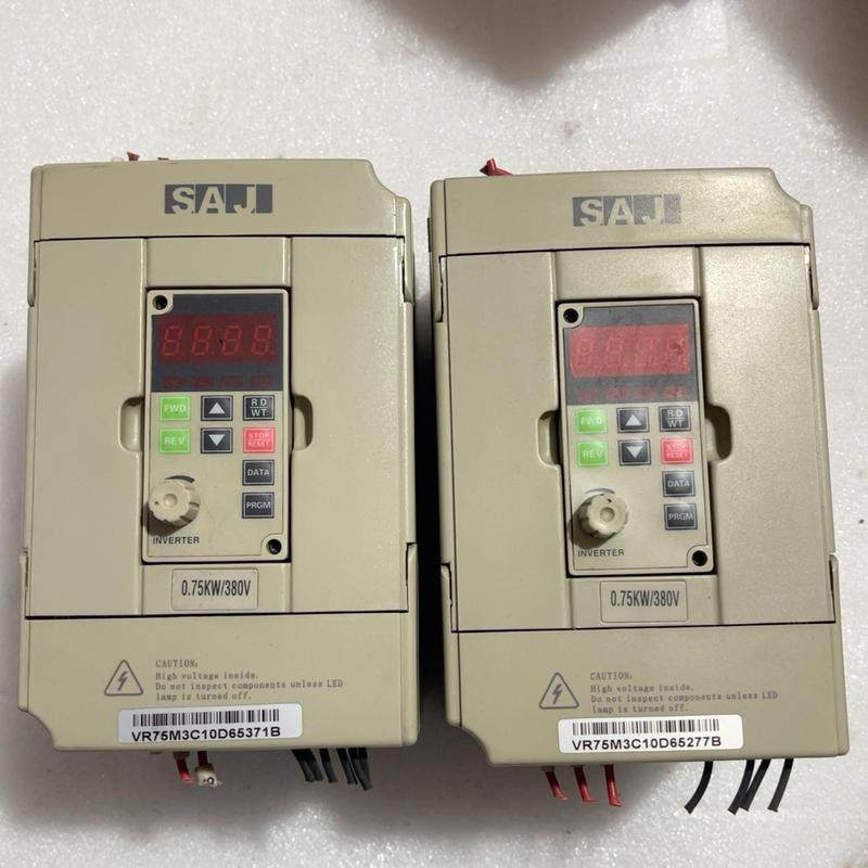 三晶变频器8000 VR75M3两台0.75kw 380V议价