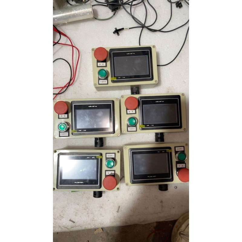 繁易4寸触摸屏FE4043C三台 膜都在 带机箱和施耐德开关议价