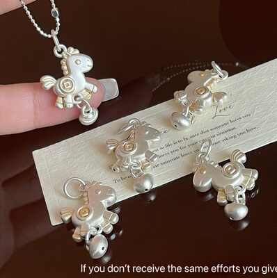 S925纯银小马有球必应吊坠项链小众设计简约百搭高级感时尚