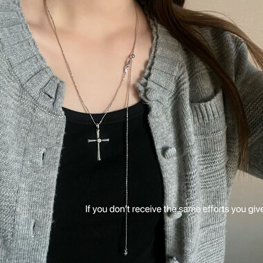 S925纯银雏菊十字架经典吊坠潮流百搭毛衣链高级感小众设计