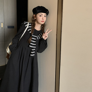 法式气质赫本风连衣裙女2025春秋季新款韩版宽松显瘦条纹披肩长裙图片