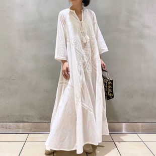 日系复古重工刺绣连衣裙 白色V领七分袖系带长裙海边度假气质裙子