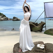 法式小众气质白色斜肩露腰连衣裙女沙滩裙海边度假氛围感超仙长裙