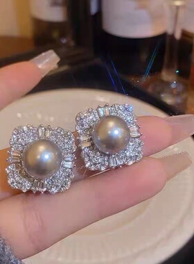 轻奢高级感灰色珍珠耳钉女小众设计法式耳环2026新款简约百搭耳饰