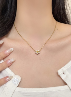 unbeaten珍珠花朵金色锁骨链