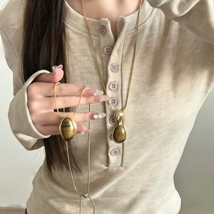 复古仿虎眼石椭圆吊坠项链女轻奢设计高级感长款 可调节毛衣链配饰