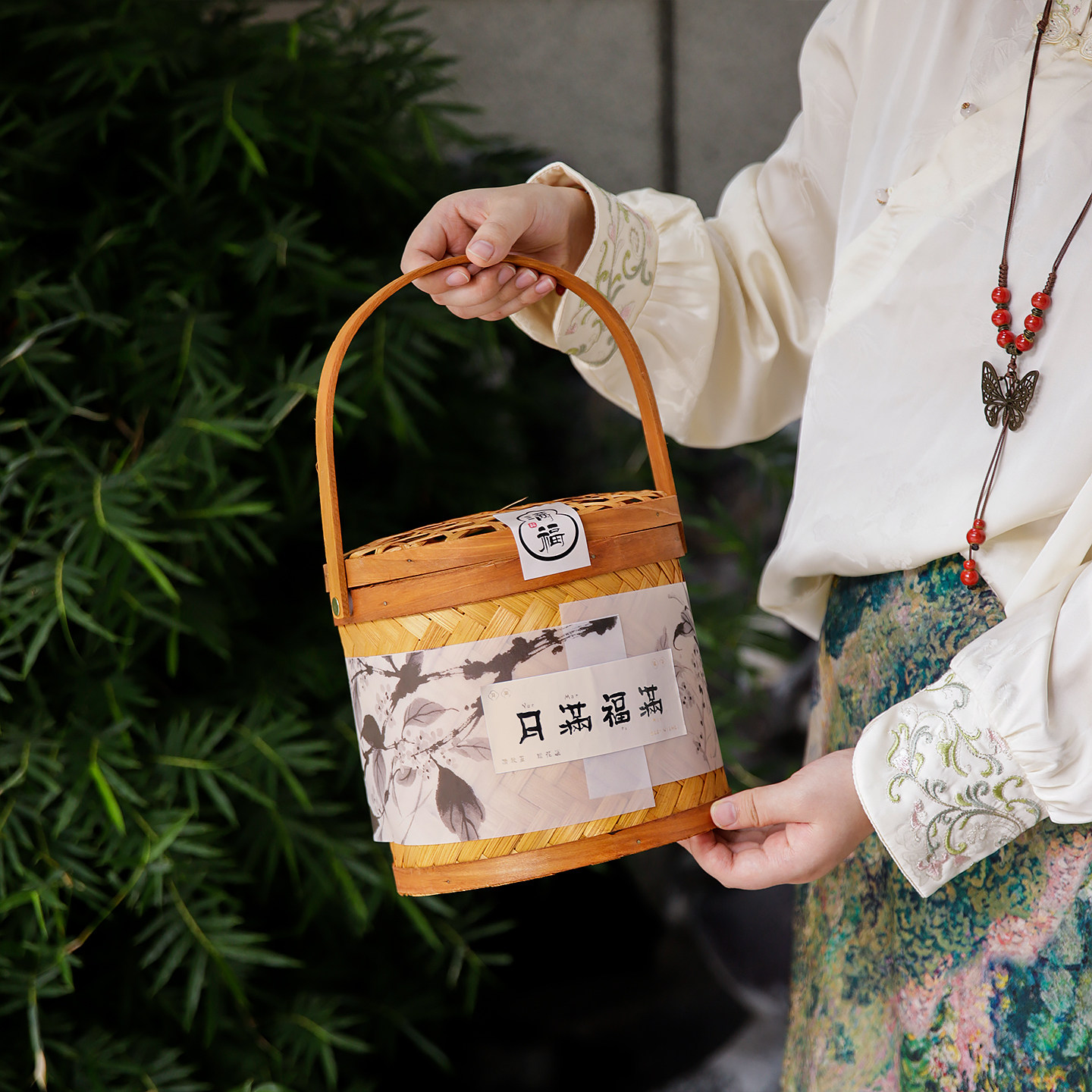 2026新款中式月饼礼盒抱抱桶蛋黄酥包装中秋手提竹篮编织礼品盒
