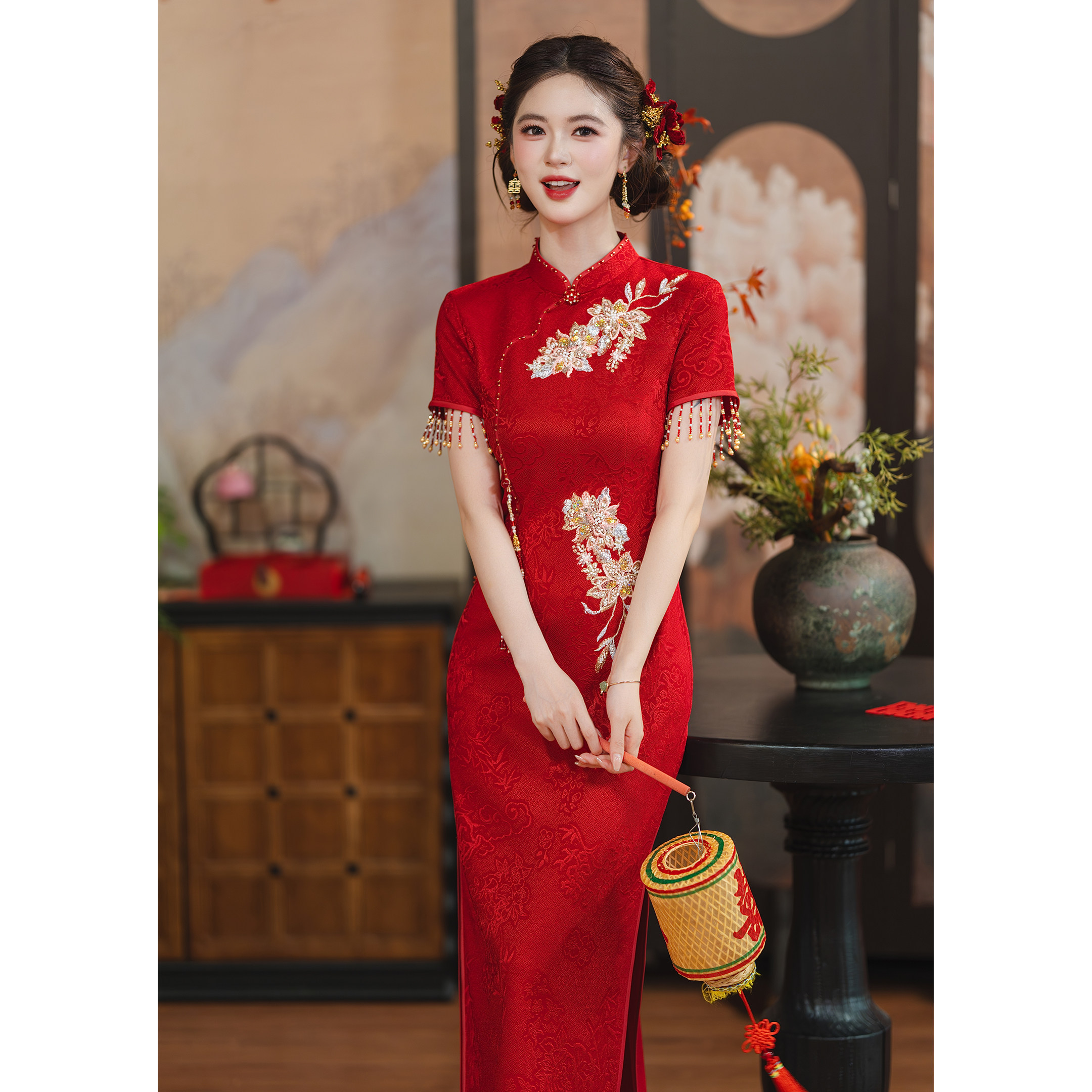 红色旗袍新中式敬酒服新娘订婚礼服裙结婚便装高级感流苏2026新款图片