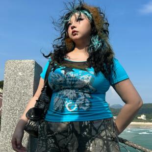 Steal the heart|大码原创亚文化绣花领修身收腰T恤