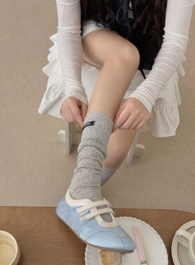 是女孩子无法拒绝的灰色堆堆袜呀！棉纱面料 微微透肤~又辣又夏天