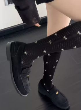 allblack的一天!!镂空碎花无法拒绝~高质感!可堆可直的小腿堆堆袜