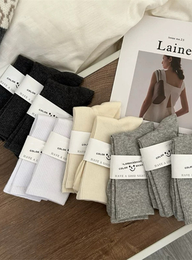 简约黑白灰色,直接半永久焊在脚上!纯色系中筒袜子无脑搭配yyds