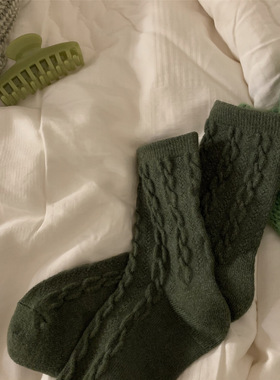复古绿色bibibi入冬！！简直太复古了！羊毛的材质上脚嘎嘎暖和