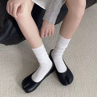 #马吉拉Tabi分趾袜！白色巨百搭哦～日系显瘦竖条纹二趾袜子女