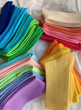 姐妹们出街了!糖果色袜子回头率好高啊!彩色宝蓝橙色黄色绿色粉色