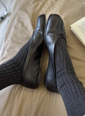 OOTD灰色分趾袜的松驰感简直了~搭配tabi超有feel~马吉袜子女堆堆