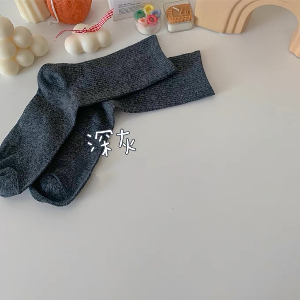 烟灰雾灰色~ 灰色系袜子也太太太好搭配了吧！质感超高级