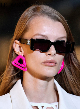 OFF嘻哈凹造型长方形时尚墨镜女