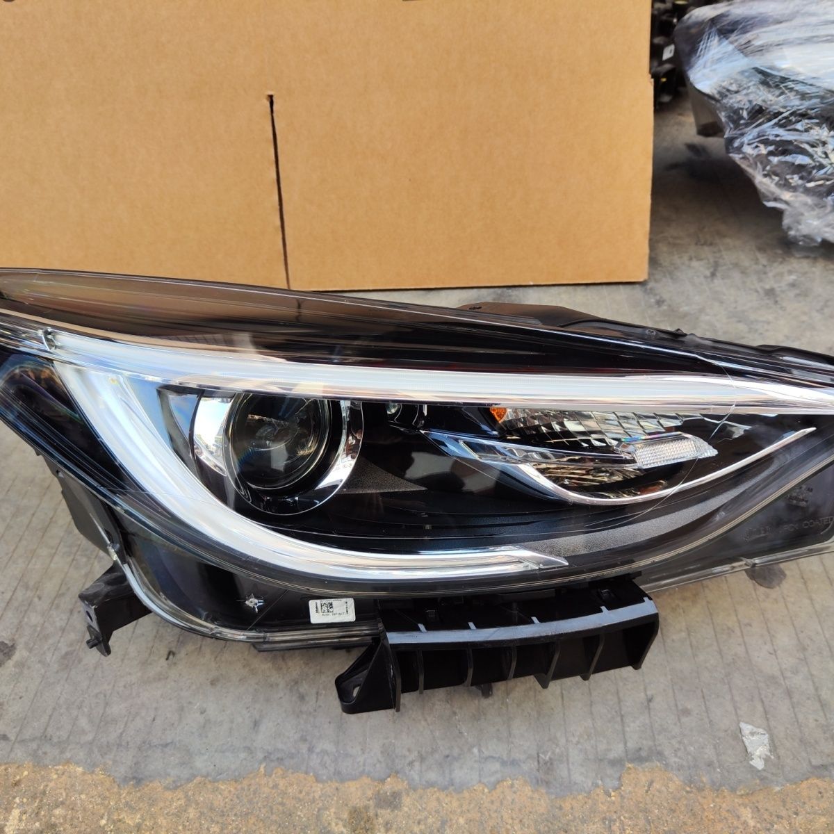 适用于英菲尼迪Qx30原厂大灯总成