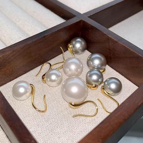 18K金施家高跟鞋珍珠耳钉耳钩