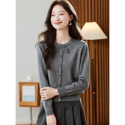 毛衣女秋冬高级感轻奢风圆领针织打底衫女2025新款洋气蝴蝶结上衣